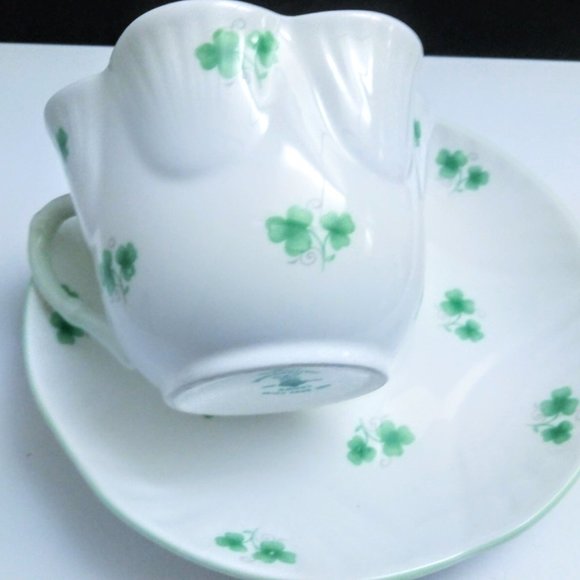 Clover St. Patrick's fine bone china teacup - Picture 6 of 7